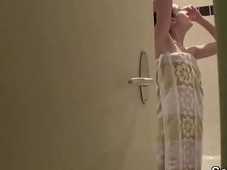 Bro Caught Midget Step-Sister at bottom every side Shower and Seduce to Fuck